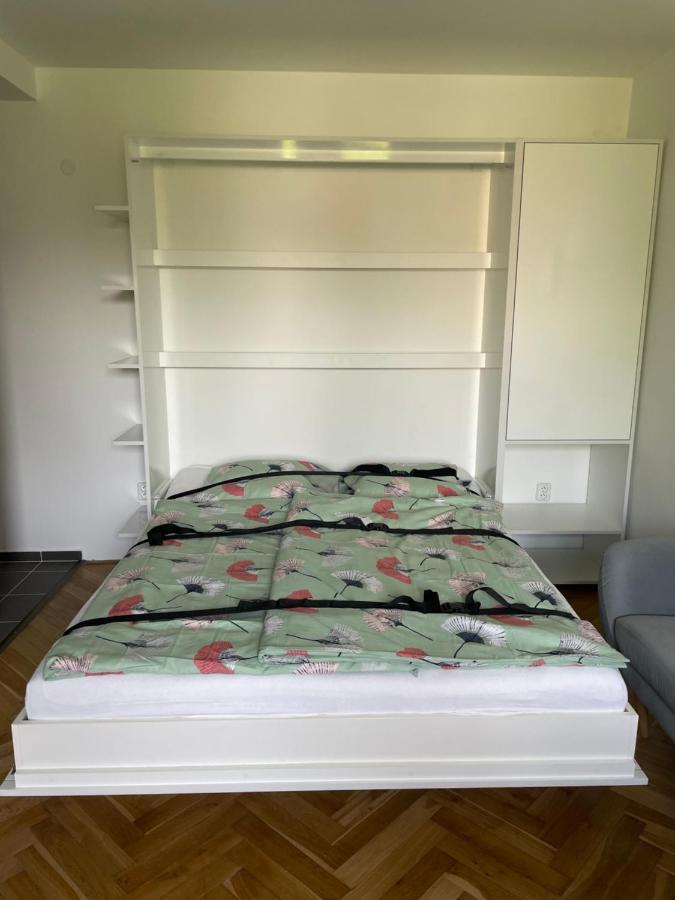 Apartman V Kratke Kamenicky Senov Luaran gambar