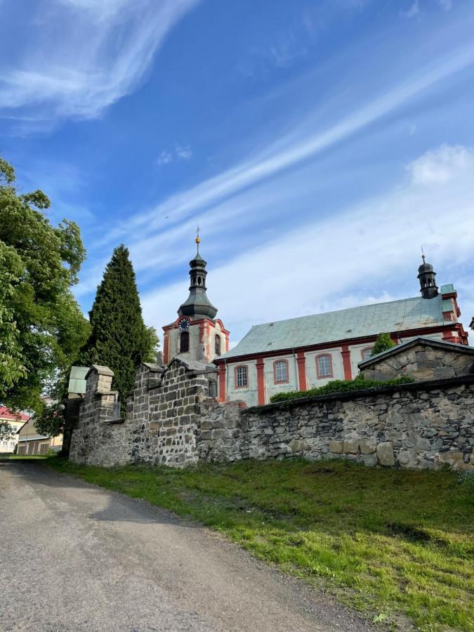 Apartman V Kratke Kamenicky Senov Luaran gambar